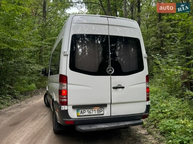 Белый Мерседес Sprinter, объемом двигателя 2.2 л и пробегом 480 тыс. км за 9999 $, фото 4 на Automoto.ua