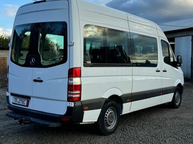 Белый Мерседес Sprinter, объемом двигателя 2.2 л и пробегом 390 тыс. км за 16501 $, фото 4 на Automoto.ua
