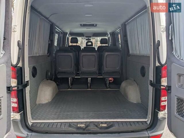Белый Мерседес Sprinter, объемом двигателя 2.15 л и пробегом 370 тыс. км за 15000 $, фото 11 на Automoto.ua