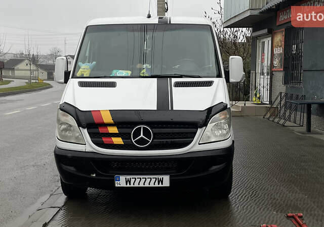 Белый Мерседес Sprinter, объемом двигателя 2.2 л и пробегом 600 тыс. км за 14999 $, фото 1 на Automoto.ua