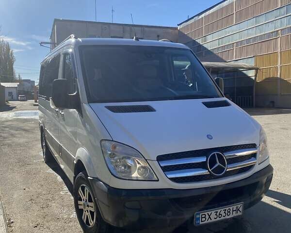 Белый Мерседес Sprinter, объемом двигателя 2.15 л и пробегом 370 тыс. км за 15000 $, фото 7 на Automoto.ua