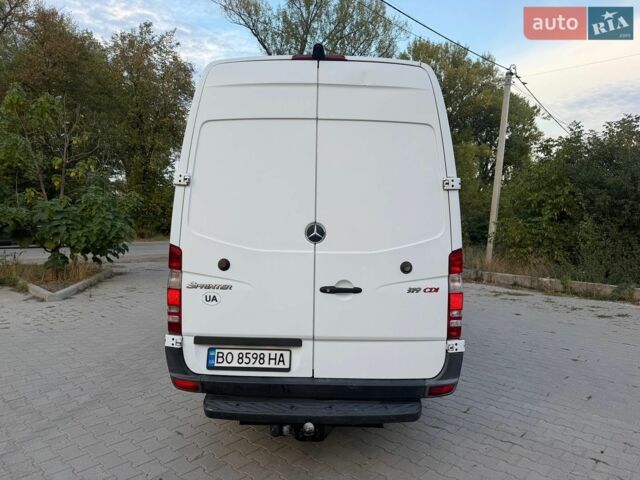 Белый Мерседес Sprinter, объемом двигателя 2.99 л и пробегом 393 тыс. км за 16900 $, фото 8 на Automoto.ua