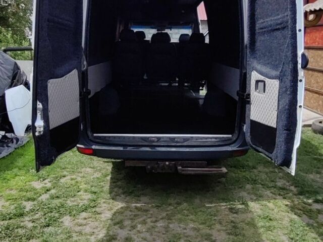 Белый Мерседес Sprinter, объемом двигателя 3 л и пробегом 370 тыс. км за 14000 $, фото 8 на Automoto.ua