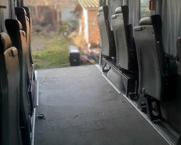 Белый Мерседес Sprinter, объемом двигателя 2.2 л и пробегом 397 тыс. км за 13000 $, фото 13 на Automoto.ua