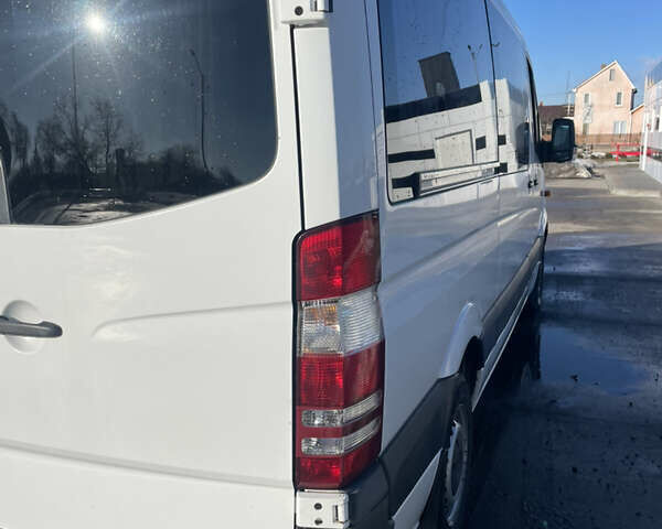 Белый Мерседес Sprinter, объемом двигателя 2.14 л и пробегом 128 тыс. км за 16500 $, фото 12 на Automoto.ua