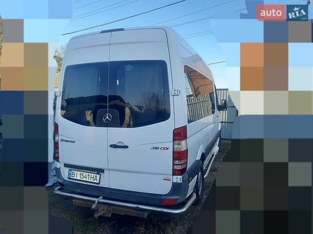 Белый Мерседес Sprinter, объемом двигателя 2.2 л и пробегом 397 тыс. км за 13000 $, фото 5 на Automoto.ua