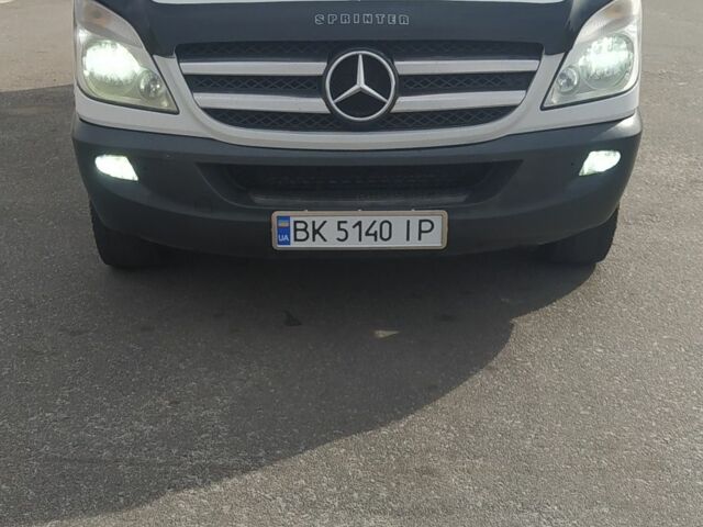 Белый Мерседес Sprinter, объемом двигателя 2.1 л и пробегом 438 тыс. км за 15499 $, фото 4 на Automoto.ua