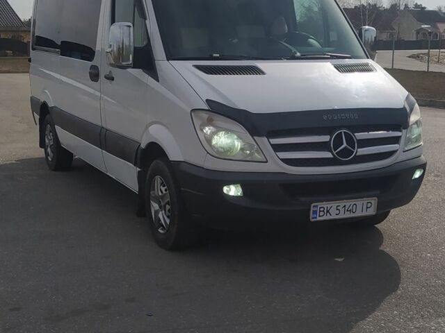 Белый Мерседес Sprinter, объемом двигателя 2.1 л и пробегом 438 тыс. км за 15499 $, фото 2 на Automoto.ua