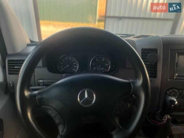Белый Мерседес Sprinter, объемом двигателя 2.2 л и пробегом 397 тыс. км за 13000 $, фото 15 на Automoto.ua