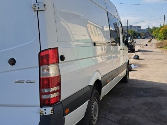 Белый Мерседес Sprinter, объемом двигателя 2.2 л и пробегом 298 тыс. км за 14500 $, фото 2 на Automoto.ua