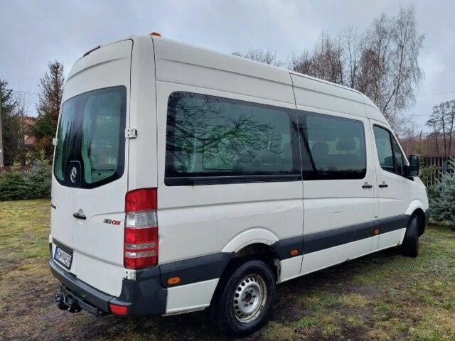 Белый Мерседес Sprinter, объемом двигателя 0.22 л и пробегом 293 тыс. км за 12700 $, фото 2 на Automoto.ua