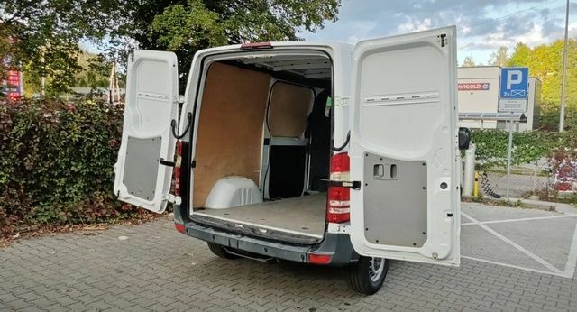 Белый Мерседес Sprinter, объемом двигателя 2.2 л и пробегом 257 тыс. км за 7800 $, фото 8 на Automoto.ua