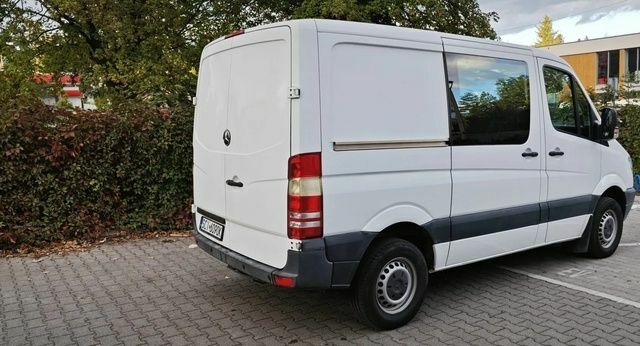 Белый Мерседес Sprinter, объемом двигателя 2.2 л и пробегом 257 тыс. км за 7800 $, фото 2 на Automoto.ua