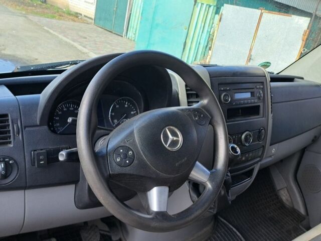 Белый Мерседес Sprinter, объемом двигателя 2.2 л и пробегом 298 тыс. км за 14500 $, фото 4 на Automoto.ua