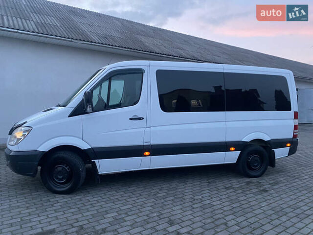 Белый Мерседес Sprinter, объемом двигателя 2.2 л и пробегом 480 тыс. км за 14300 $, фото 2 на Automoto.ua