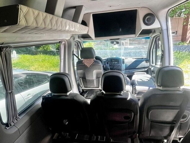 Белый Мерседес Sprinter, объемом двигателя 2.14 л и пробегом 250 тыс. км за 18000 $, фото 1 на Automoto.ua