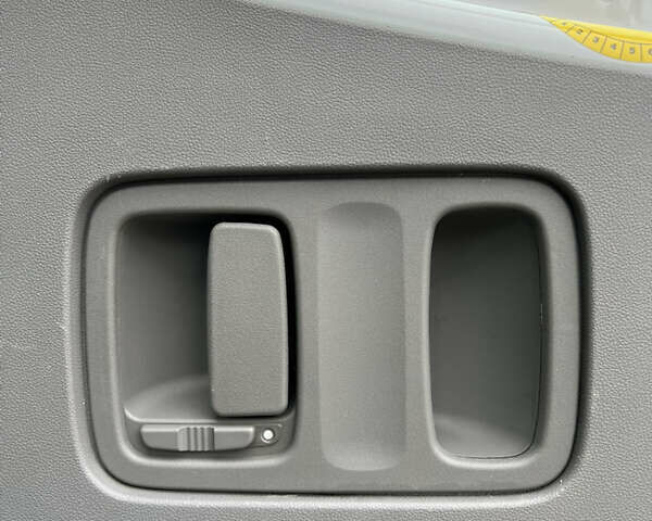 Білий Мерседес Sprinter, об'ємом двигуна 2.2 л та пробігом 329 тис. км за 24900 $, фото 57 на Automoto.ua