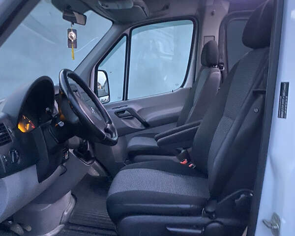 Белый Мерседес Sprinter, объемом двигателя 2.2 л и пробегом 480 тыс. км за 14300 $, фото 14 на Automoto.ua