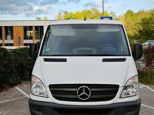 Белый Мерседес Sprinter, объемом двигателя 2.2 л и пробегом 257 тыс. км за 7800 $, фото 1 на Automoto.ua