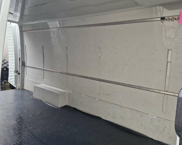 Белый Мерседес Sprinter, объемом двигателя 2.99 л и пробегом 514 тыс. км за 16500 $, фото 7 на Automoto.ua