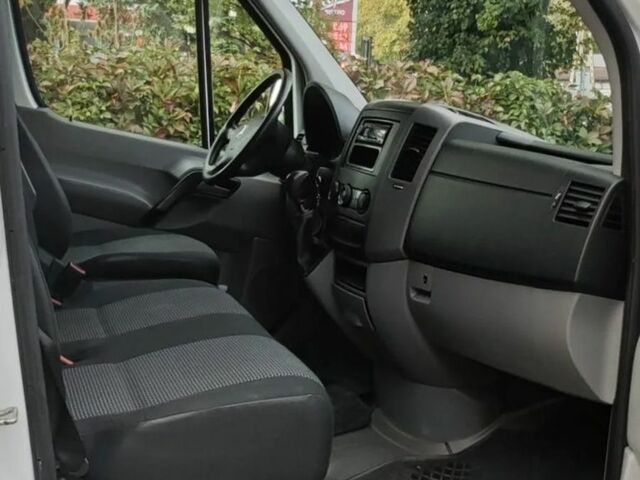 Белый Мерседес Sprinter, объемом двигателя 2.2 л и пробегом 257 тыс. км за 7800 $, фото 11 на Automoto.ua