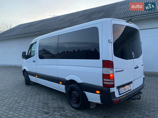 Белый Мерседес Sprinter, объемом двигателя 2.2 л и пробегом 480 тыс. км за 14300 $, фото 3 на Automoto.ua