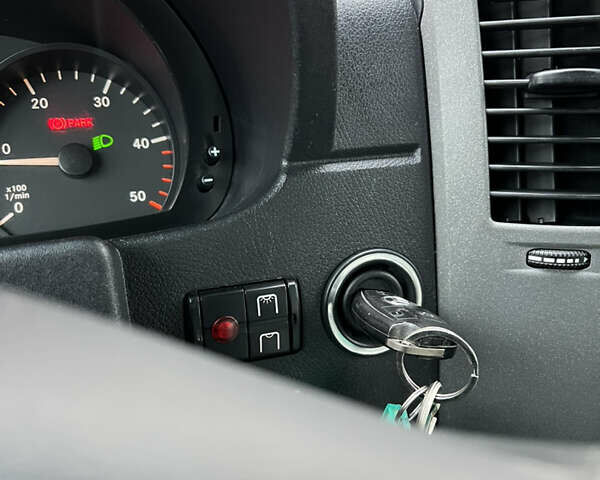 Білий Мерседес Sprinter, об'ємом двигуна 2.2 л та пробігом 329 тис. км за 24900 $, фото 36 на Automoto.ua