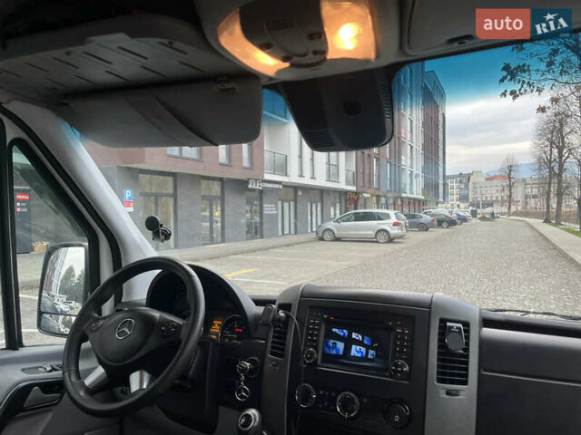 Белый Мерседес Sprinter, объемом двигателя 3 л и пробегом 585 тыс. км за 28500 $, фото 26 на Automoto.ua