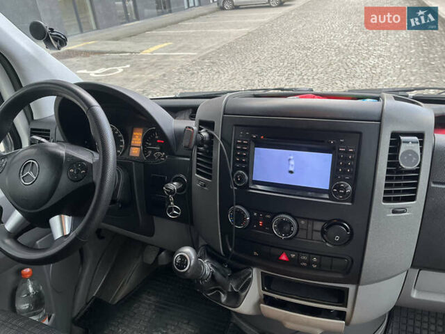 Белый Мерседес Sprinter, объемом двигателя 3 л и пробегом 585 тыс. км за 28500 $, фото 27 на Automoto.ua