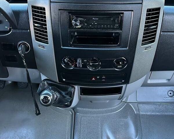 Белый Мерседес Sprinter, объемом двигателя 2.2 л и пробегом 285 тыс. км за 16500 $, фото 22 на Automoto.ua