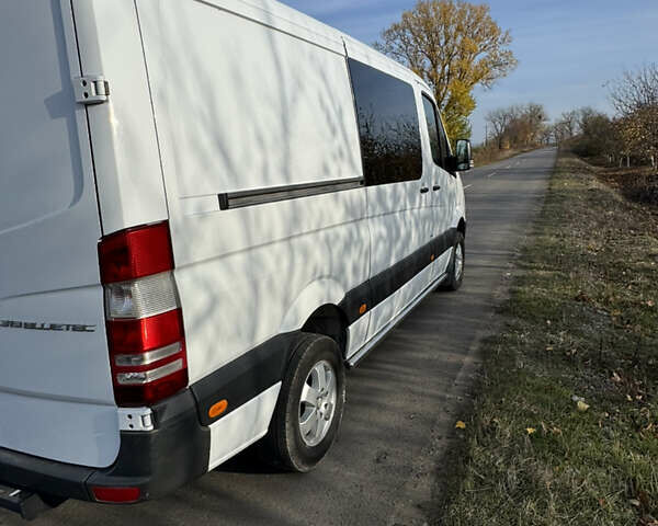 Белый Мерседес Sprinter, объемом двигателя 2.99 л и пробегом 400 тыс. км за 28920 $, фото 4 на Automoto.ua