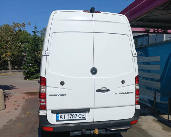 Білий Мерседес Sprinter, об'ємом двигуна 2.99 л та пробігом 900 тис. км за 28700 $, фото 3 на Automoto.ua