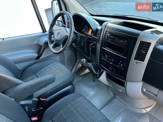 Белый Мерседес Sprinter, объемом двигателя 2.2 л и пробегом 285 тыс. км за 16500 $, фото 13 на Automoto.ua