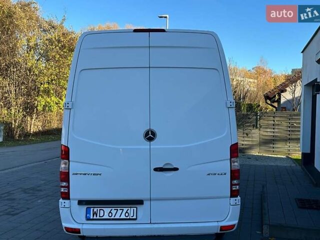 Белый Мерседес Sprinter, объемом двигателя 2.2 л и пробегом 285 тыс. км за 16500 $, фото 10 на Automoto.ua
