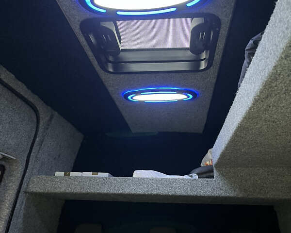 Белый Мерседес Sprinter, объемом двигателя 3 л и пробегом 585 тыс. км за 28500 $, фото 17 на Automoto.ua