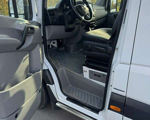 Белый Мерседес Sprinter, объемом двигателя 2.99 л и пробегом 400 тыс. км за 28920 $, фото 8 на Automoto.ua