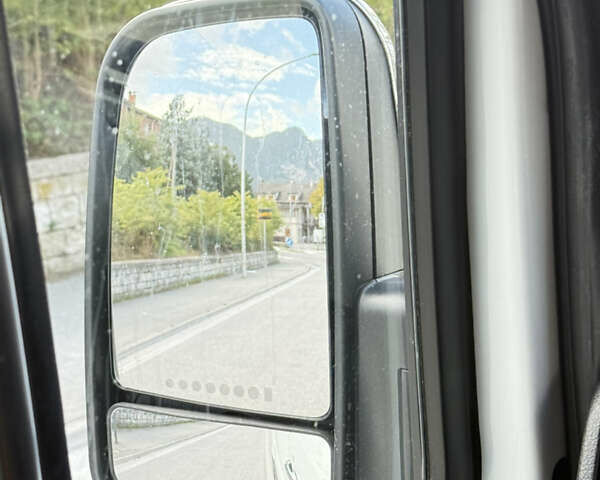 Белый Мерседес Sprinter, объемом двигателя 2.14 л и пробегом 470 тыс. км за 24000 $, фото 9 на Automoto.ua