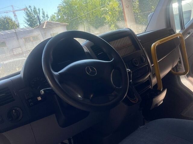 Білий Мерседес Sprinter, об'ємом двигуна 1.8 л та пробігом 500 тис. км за 19500 $, фото 3 на Automoto.ua