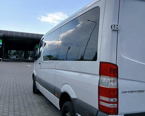 Белый Мерседес Sprinter, объемом двигателя 2.15 л и пробегом 520 тыс. км за 10500 $, фото 2 на Automoto.ua