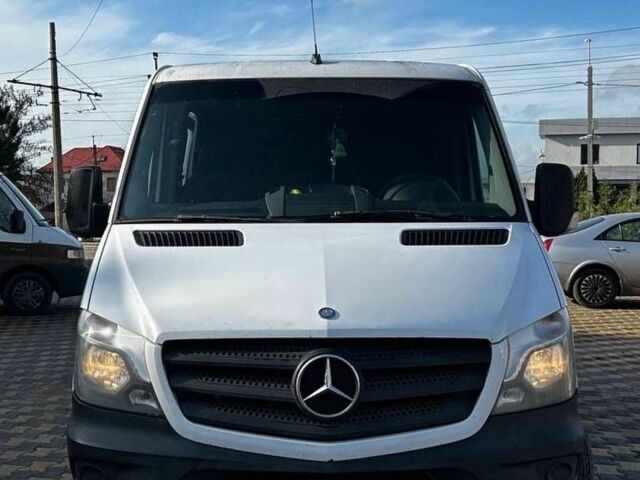 Белый Мерседес Sprinter, объемом двигателя 2.14 л и пробегом 470 тыс. км за 17900 $, фото 1 на Automoto.ua
