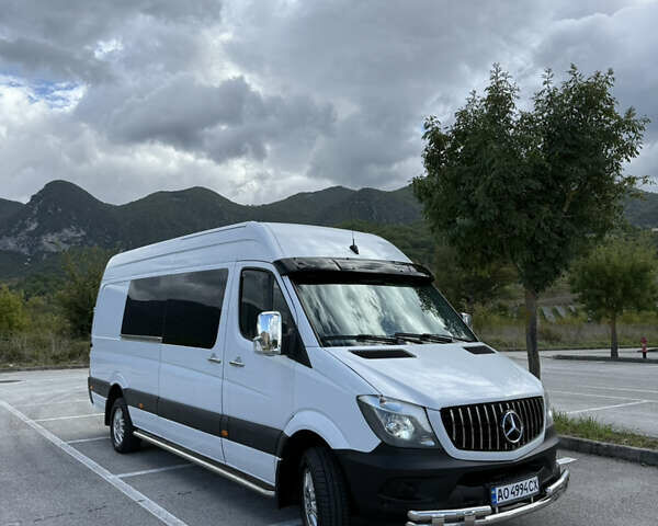 Белый Мерседес Sprinter, объемом двигателя 2.14 л и пробегом 470 тыс. км за 24000 $, фото 2 на Automoto.ua