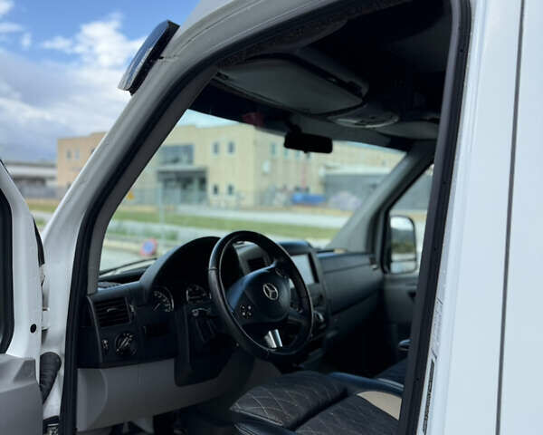Белый Мерседес Sprinter, объемом двигателя 2.14 л и пробегом 470 тыс. км за 24000 $, фото 13 на Automoto.ua