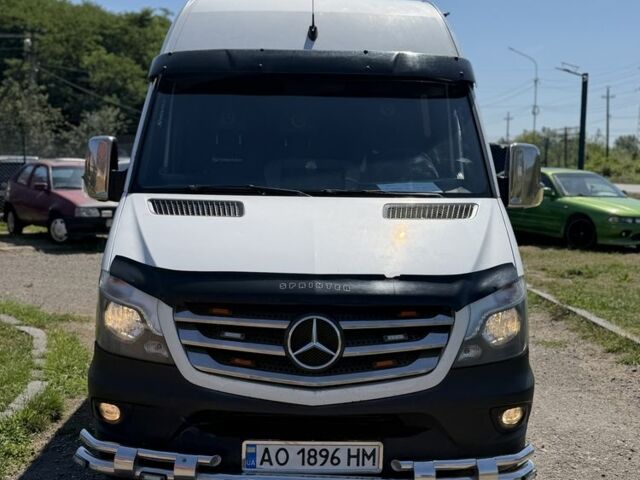Белый Мерседес Sprinter, объемом двигателя 3 л и пробегом 915 тыс. км за 25934 $, фото 2 на Automoto.ua