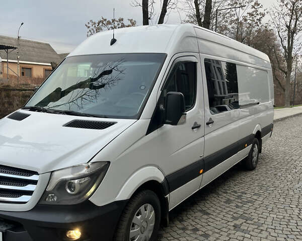 Белый Мерседес Sprinter, объемом двигателя 3 л и пробегом 585 тыс. км за 28500 $, фото 18 на Automoto.ua