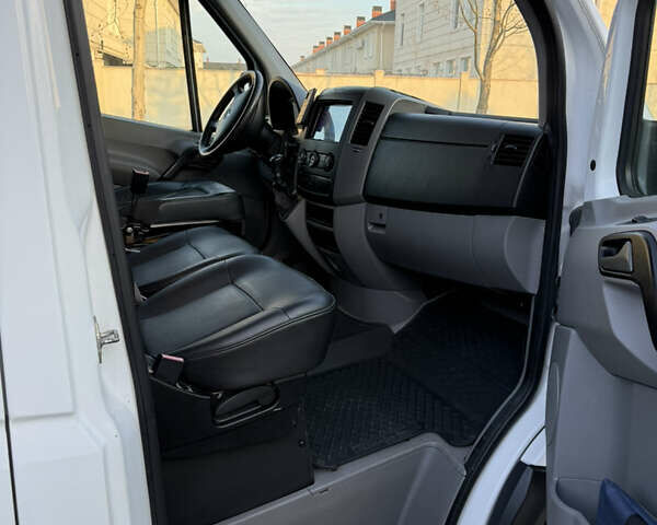 Белый Мерседес Sprinter, объемом двигателя 2.14 л и пробегом 320 тыс. км за 23499 $, фото 21 на Automoto.ua