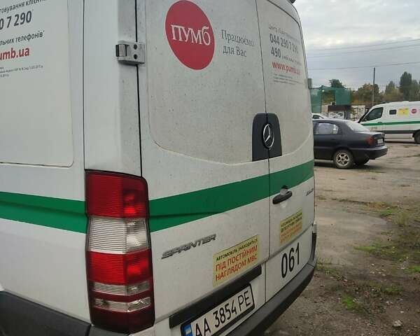 Білий Мерседес Sprinter, об'ємом двигуна 2.14 л та пробігом 260 тис. км за 16937 $, фото 2 на Automoto.ua