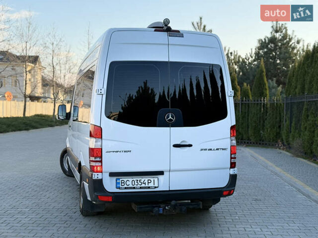 Белый Мерседес Sprinter, объемом двигателя 2.14 л и пробегом 320 тыс. км за 23499 $, фото 7 на Automoto.ua