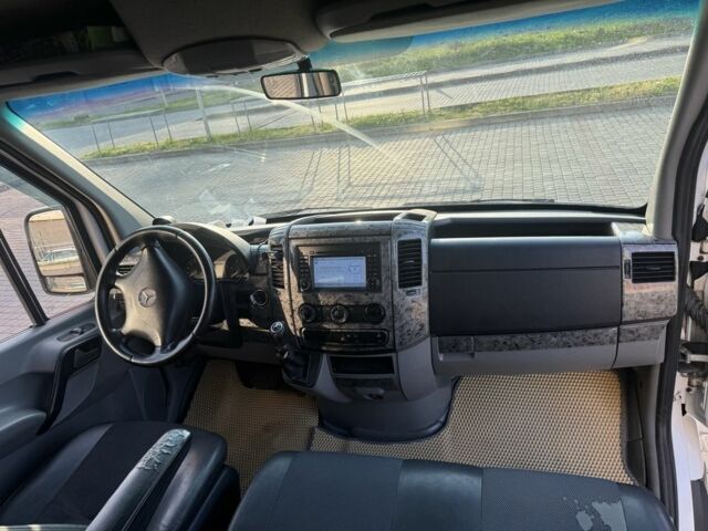 Белый Мерседес Sprinter, объемом двигателя 2.1 л и пробегом 350 тыс. км за 20999 $, фото 10 на Automoto.ua