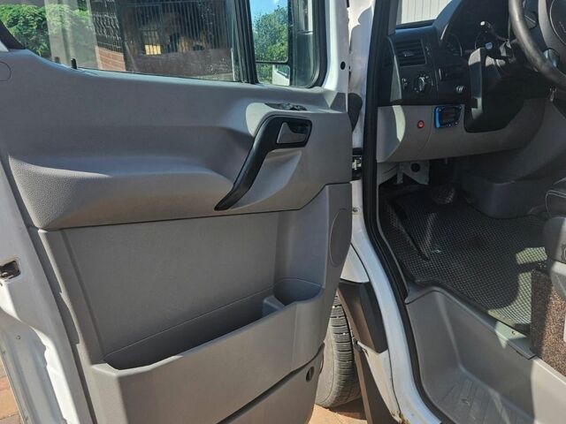 Белый Мерседес Sprinter, объемом двигателя 2.14 л и пробегом 360 тыс. км за 19000 $, фото 8 на Automoto.ua