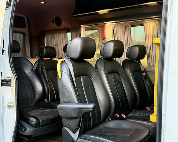 Белый Мерседес Sprinter, объемом двигателя 2.14 л и пробегом 340 тыс. км за 22700 $, фото 31 на Automoto.ua